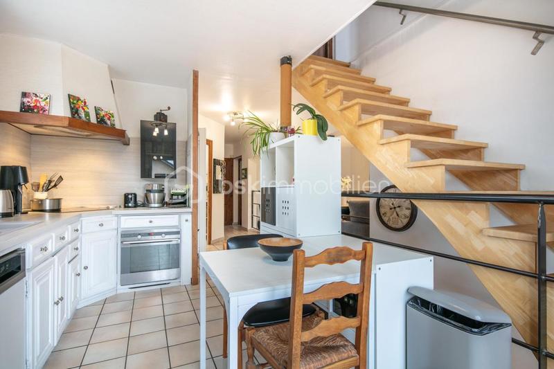 Maison - 141 m² - 8 pièces
