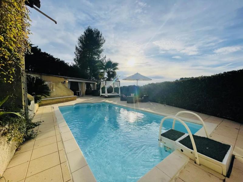 Villa - 179 m² - 5 pièces