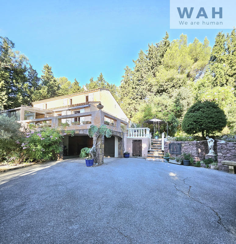 Villa - 152 m² - 8 pièces