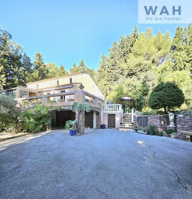 Villa - 152 m² - 8 pièces