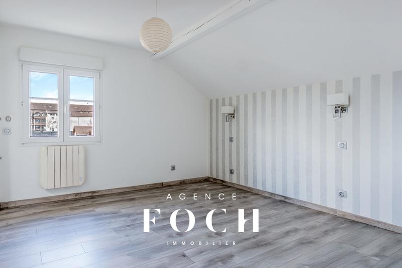 Maison - 259 m² - 7 pièces