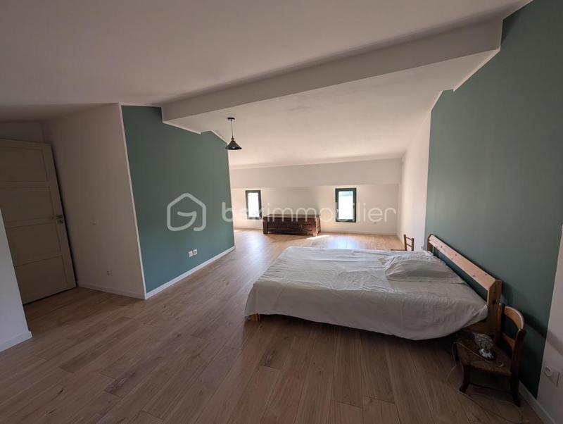 Maison - 302 m² - 8 pièces