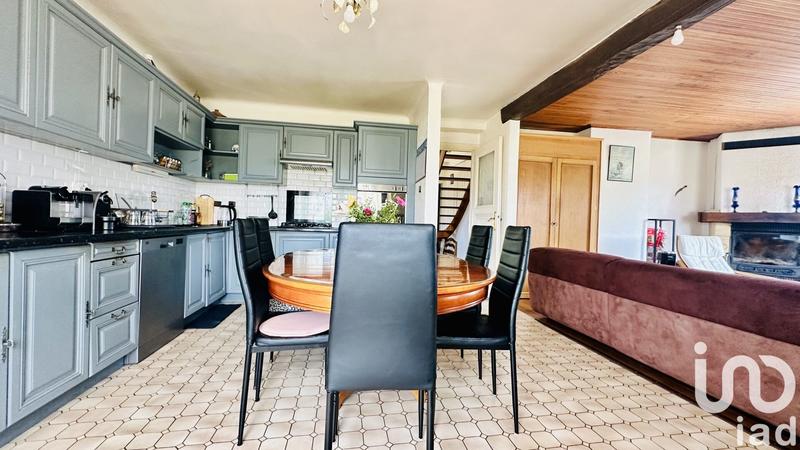 Maison - 210 m² - 8 pièces