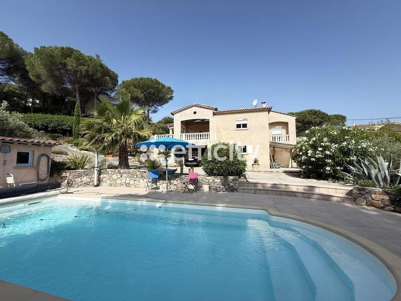 Villa - 158 m² - 6 pièces