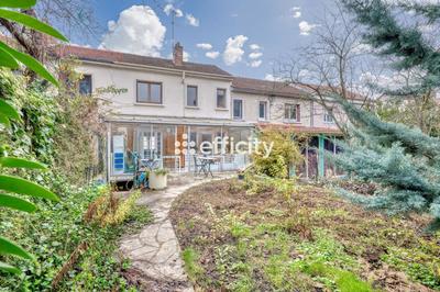 Maison - 90 m² - 3 pièces