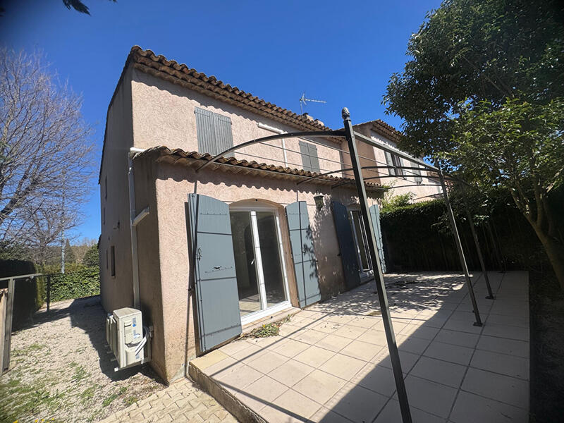 Maison - 95 m² - 4 pièces
