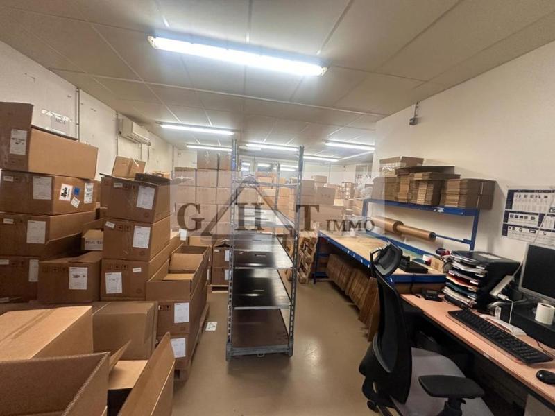 Entrepôt - 260 m²