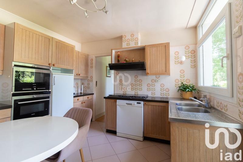 Maison - 238 m² - 10 pièces