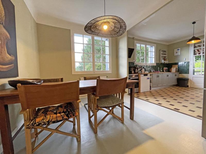 Maison - 281 m² - 7 pièces