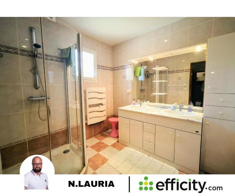 Maison - 240 m² - 6 pièces