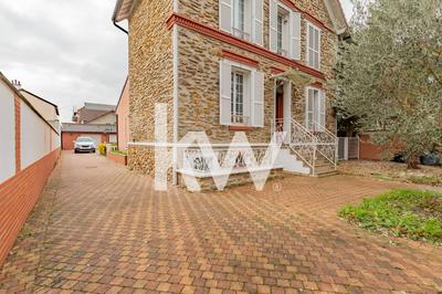 Maison - 143 m² - 6 pièces