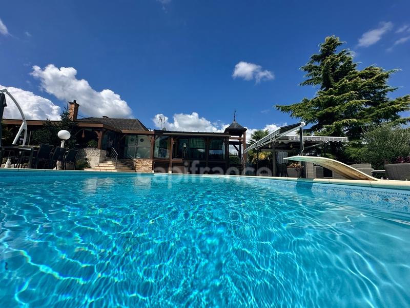 Maison - 167 m² - 7 pièces