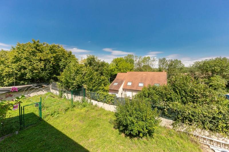 Maison - 260 m² - 6 pièces