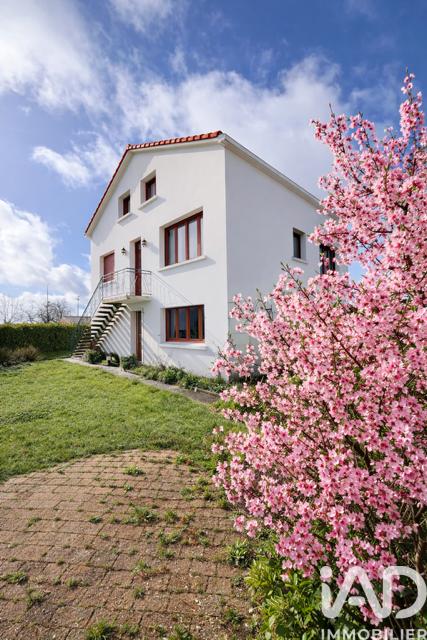 Maison - 137 m² - 10 pièces