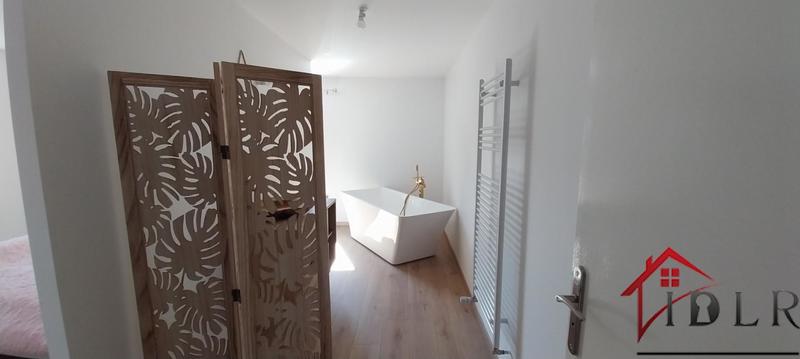 Château - 128 m² - 4 pièces