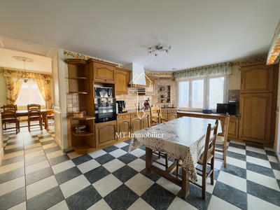 Maison - 257 m² - 10 pièces