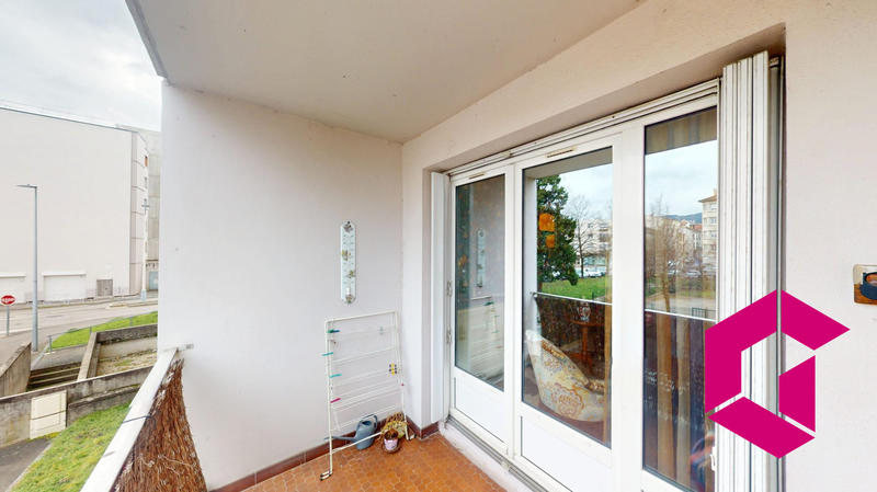 Appartement - 100 m² - 5 pièces