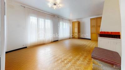 Maison traditionnelle - 76 m² - 4 pièces