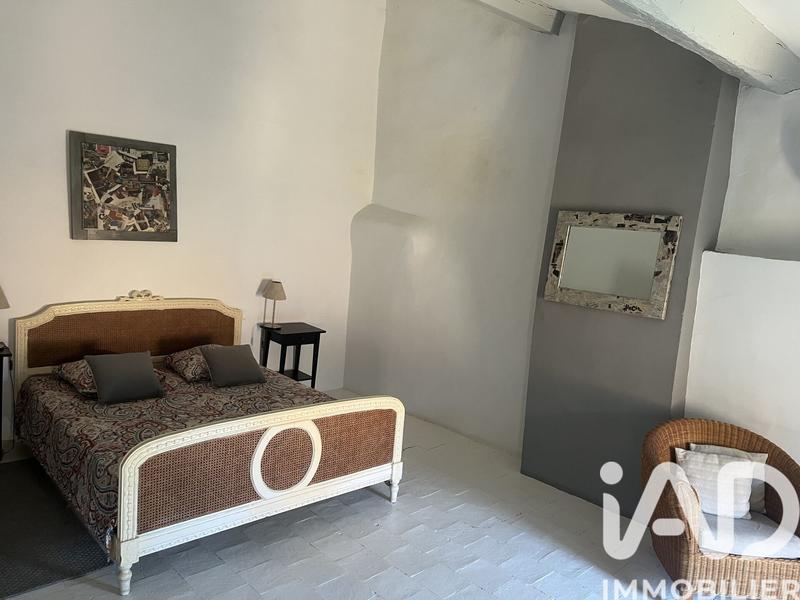 Maison - 450 m² - 8 pièces