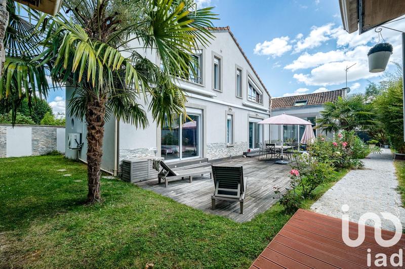 Maison de maîtres - 304 m² - 9 pièces