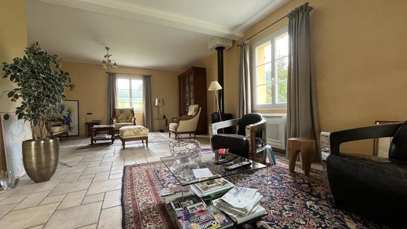 Maison traditionnelle - 190 m² - 6 pièces