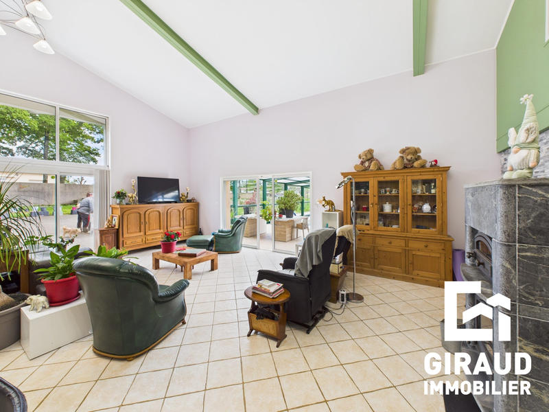 Maison - 200 m² - 7 pièces