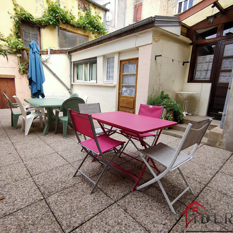 Maison - 180 m² - 7 pièces