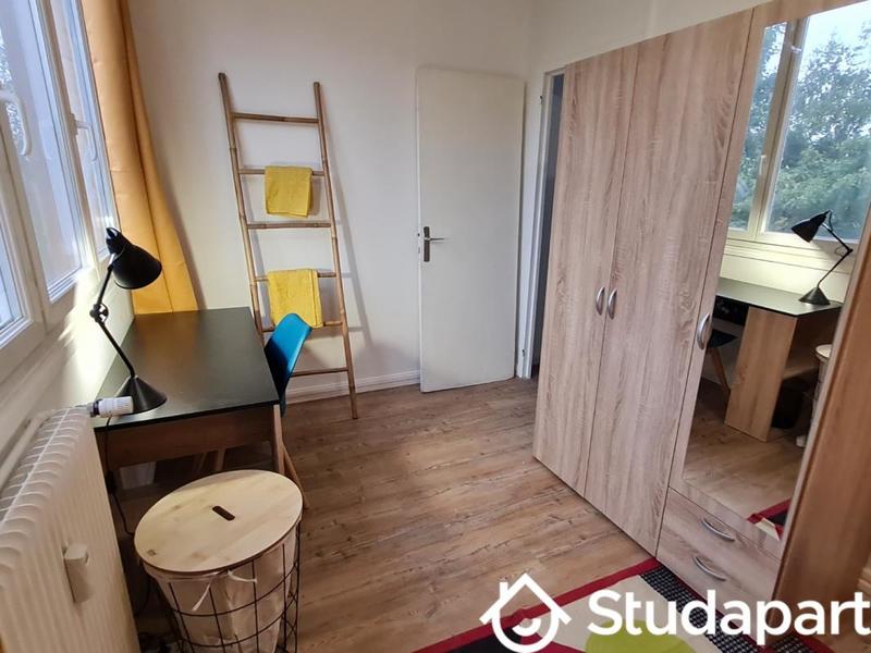 Chambre - 10 m² - 1 pièce