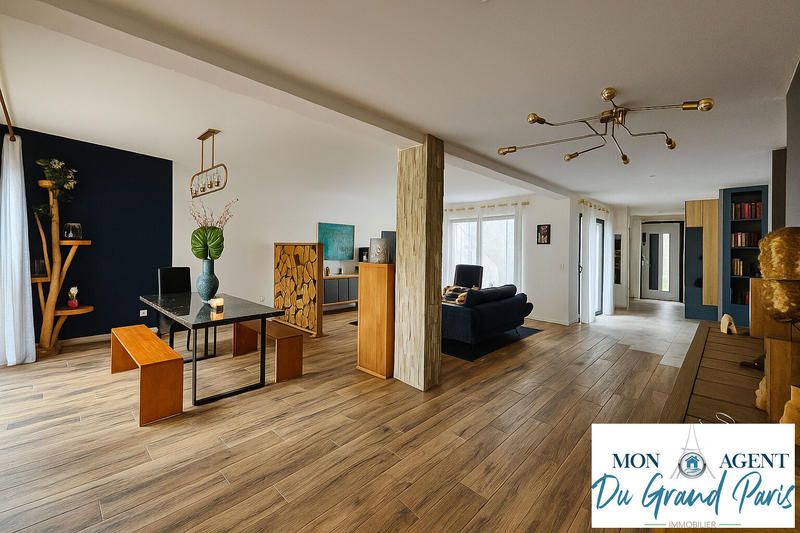 Maison - 230 m² - 7 pièces