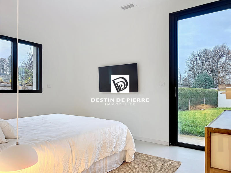 Maison - 219 m² - 6 pièces