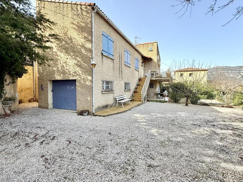 Maison - 170 m² - 7 pièces