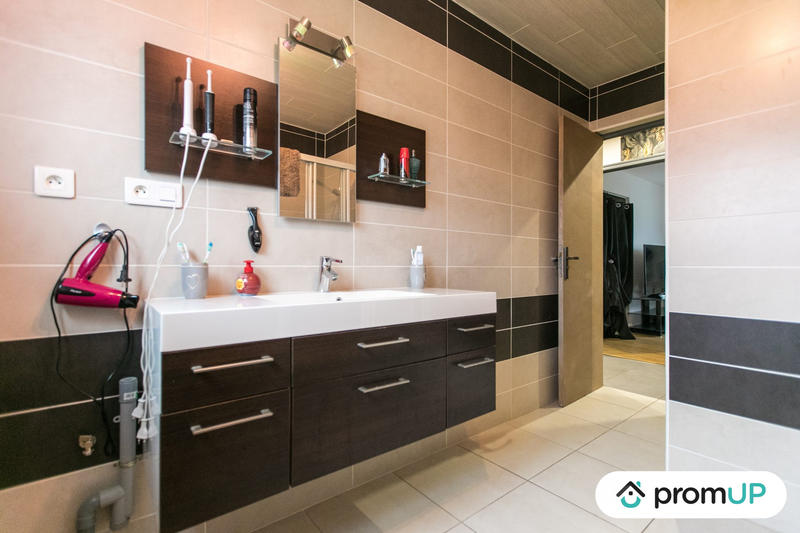 Maison contemporaine - 314 m² - 9 pièces