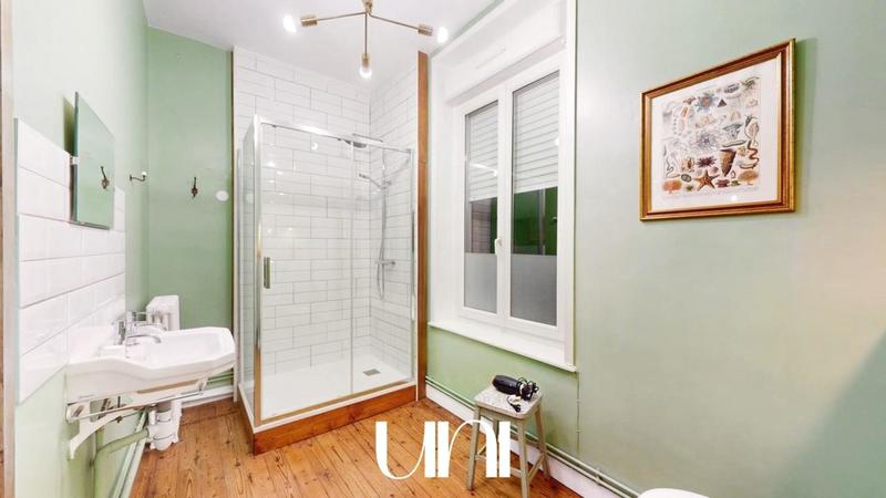 Maison - 450 m² - 16 pièces