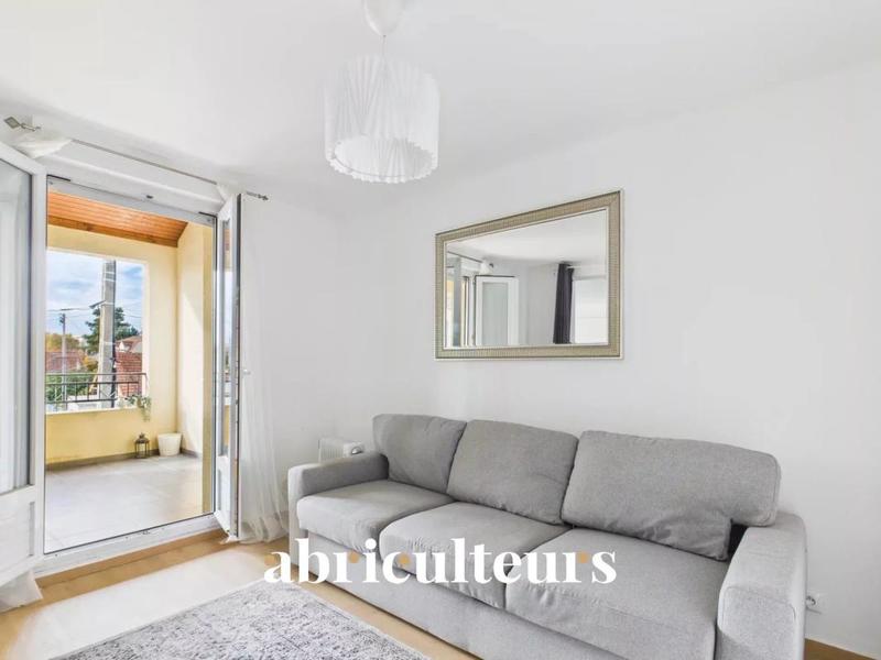 Appartement - 90 m² - 5 pièces