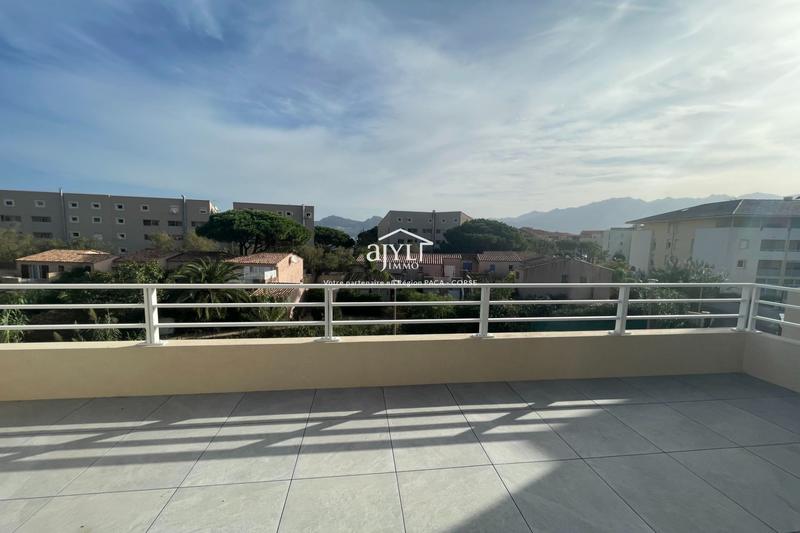 Appartement - 94 m² - 4 pièces