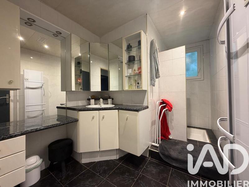 Maison - 180 m² - 8 pièces