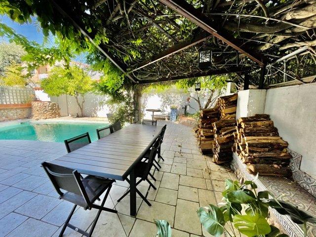 Maison - 280 m² - 6 pièces