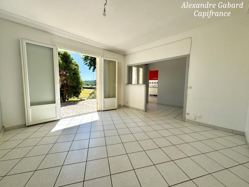 Maison - 206 m² - 9 pièces