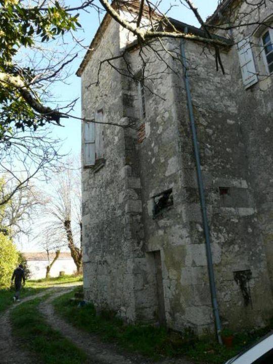 Maison de village - 400 m² - 11 pièces