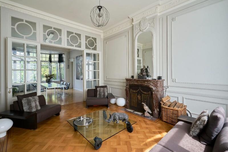 Maison - 435 m² - 9 pièces