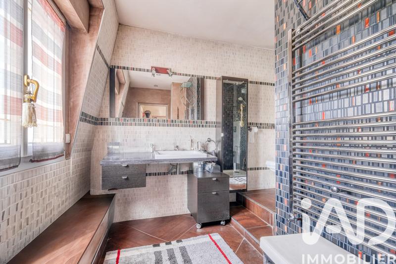 Maison - 269 m² - 8 pièces