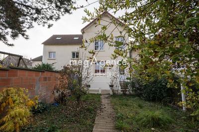 Maison - 109 m² - 5 pièces