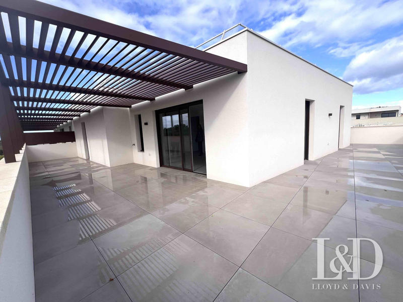 Appartement - 97 m² - 4 pièces