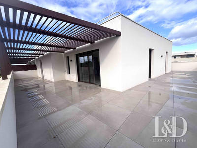 Appartement - 97 m² - 4 pièces