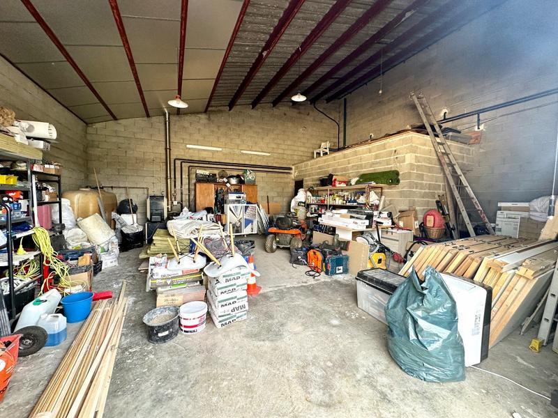 Maison - 300 m² - 4 pièces