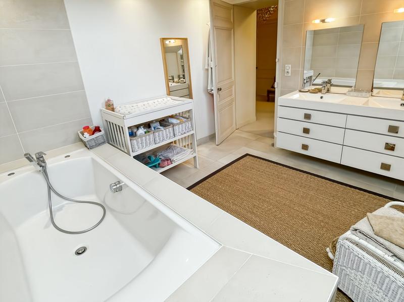 Maison ancienne - 215 m² - 9 pièces