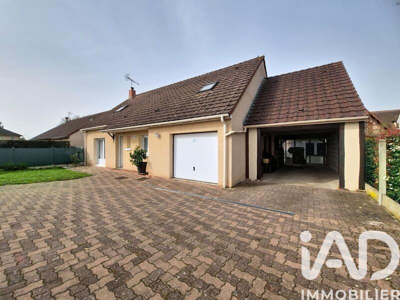 Maison - 121 m² - 7 pièces