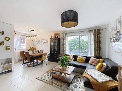 Maison - 91 m² - 5 pièces