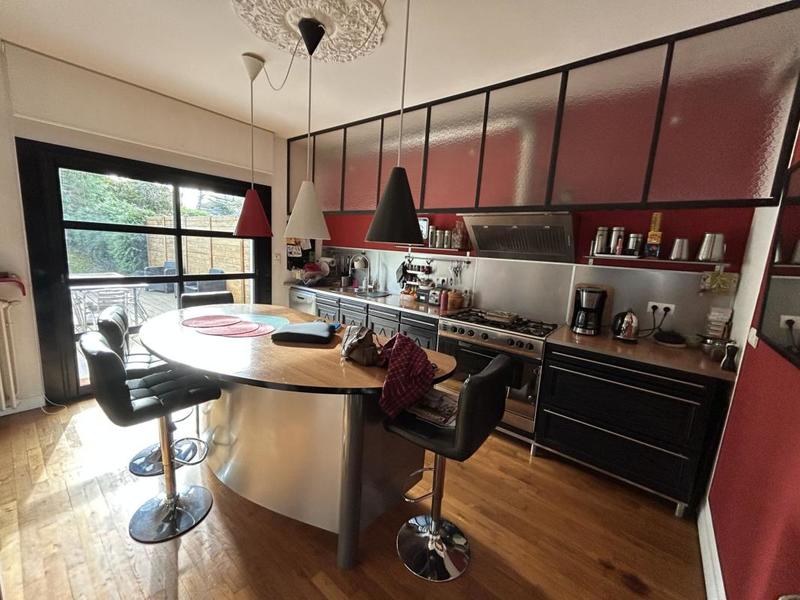 Maison - 212 m² - 7 pièces