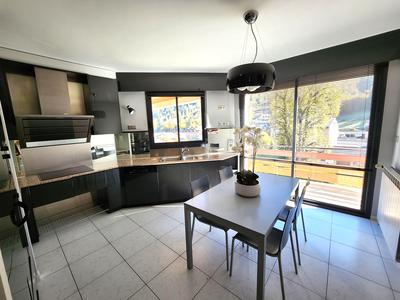 Maison - 182 m² - 5 pièces